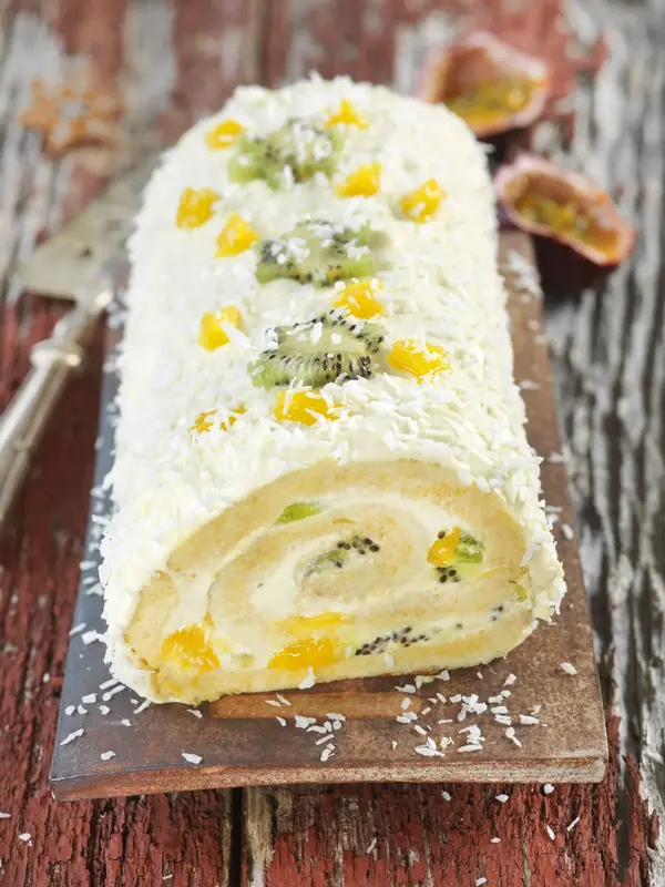 Bûche de Noël au mascarpone et aux fruits exotiques